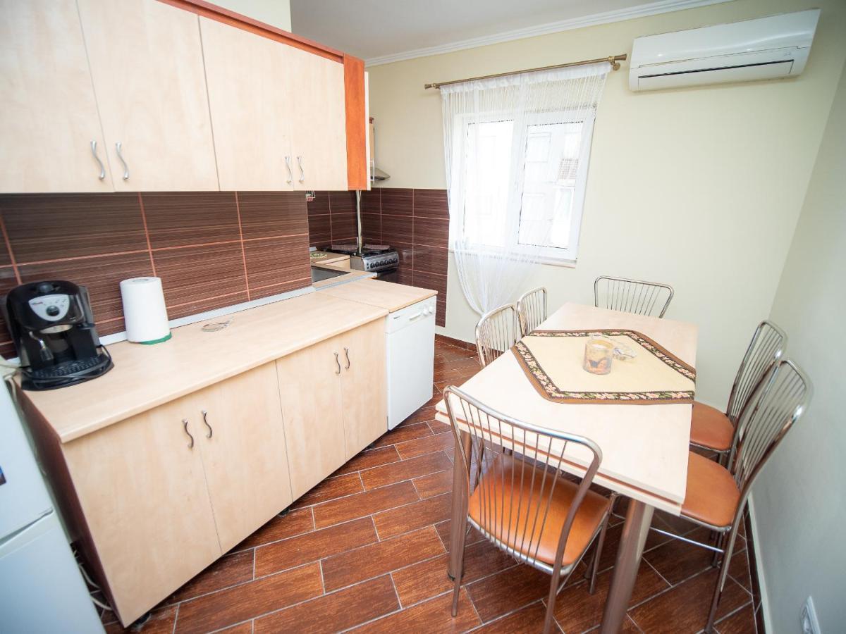 L&R Modern Apartment Otelu Rosu Eksteriør bilde