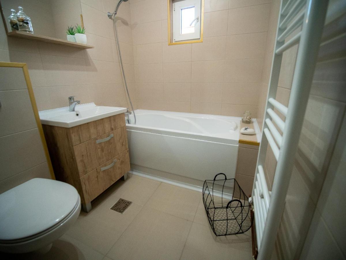 L&R Modern Apartment Otelu Rosu Eksteriør bilde