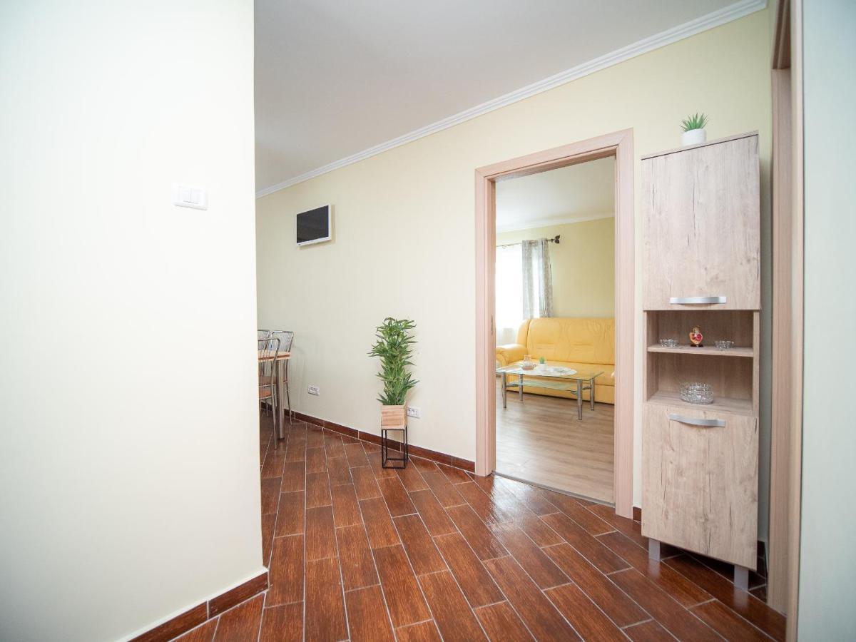 L&R Modern Apartment Otelu Rosu Eksteriør bilde